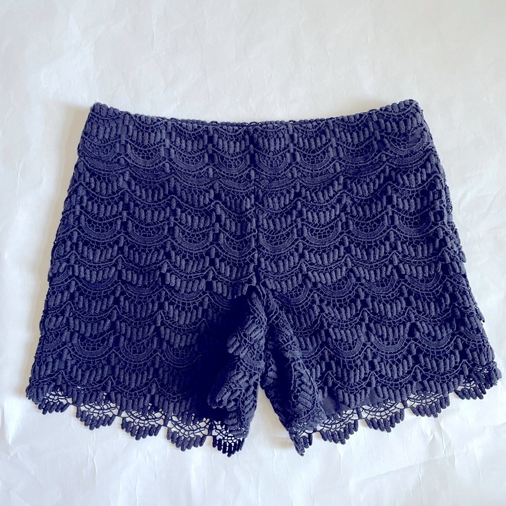 LACY SHORTS BY ANN TAYLOR LOFT🌺🌺🌺